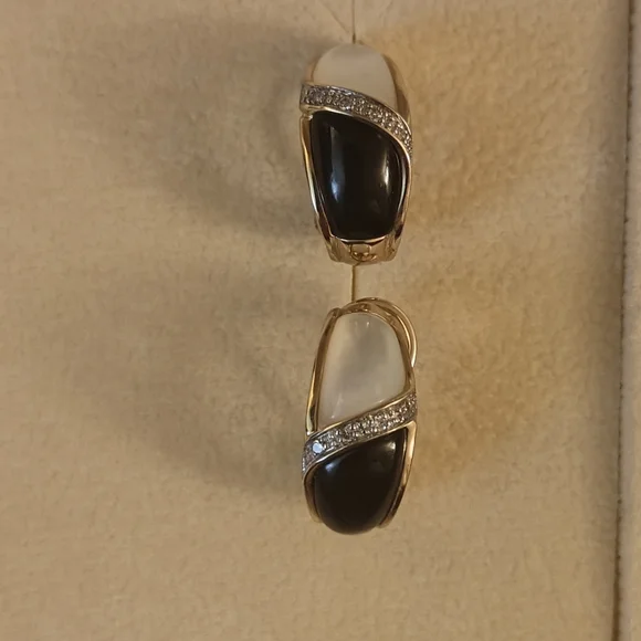 10k Gold Onyx And Mother Of Pearl Vintage Earrings - Picture 2 of 6
